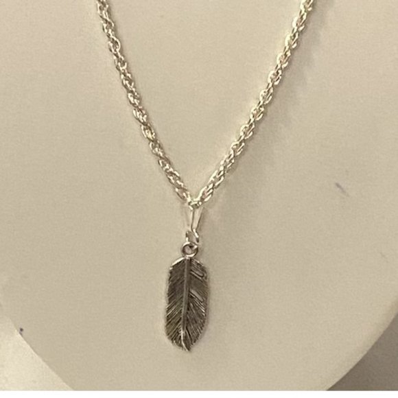 Feather necklaces - Picture 2 of 2